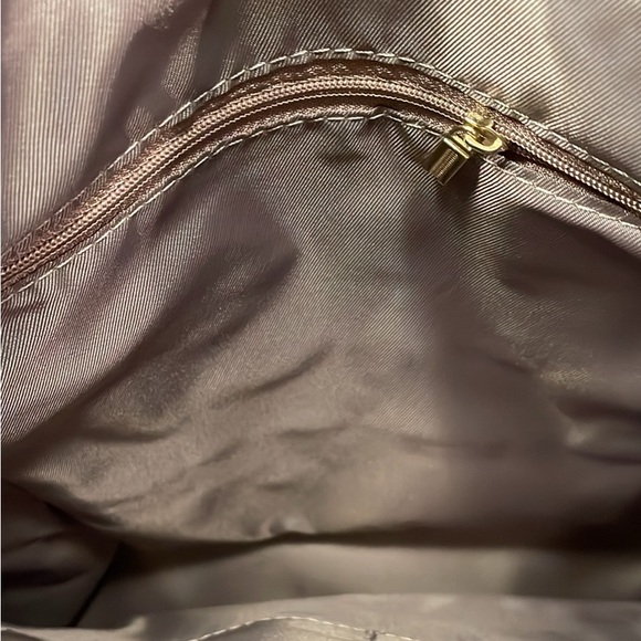 Gray backpack - Picture 4 of 6